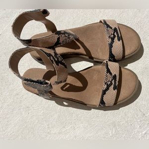 Cute crocodile print platform sandals- womens